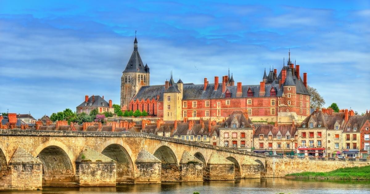 성 정면 및 측면