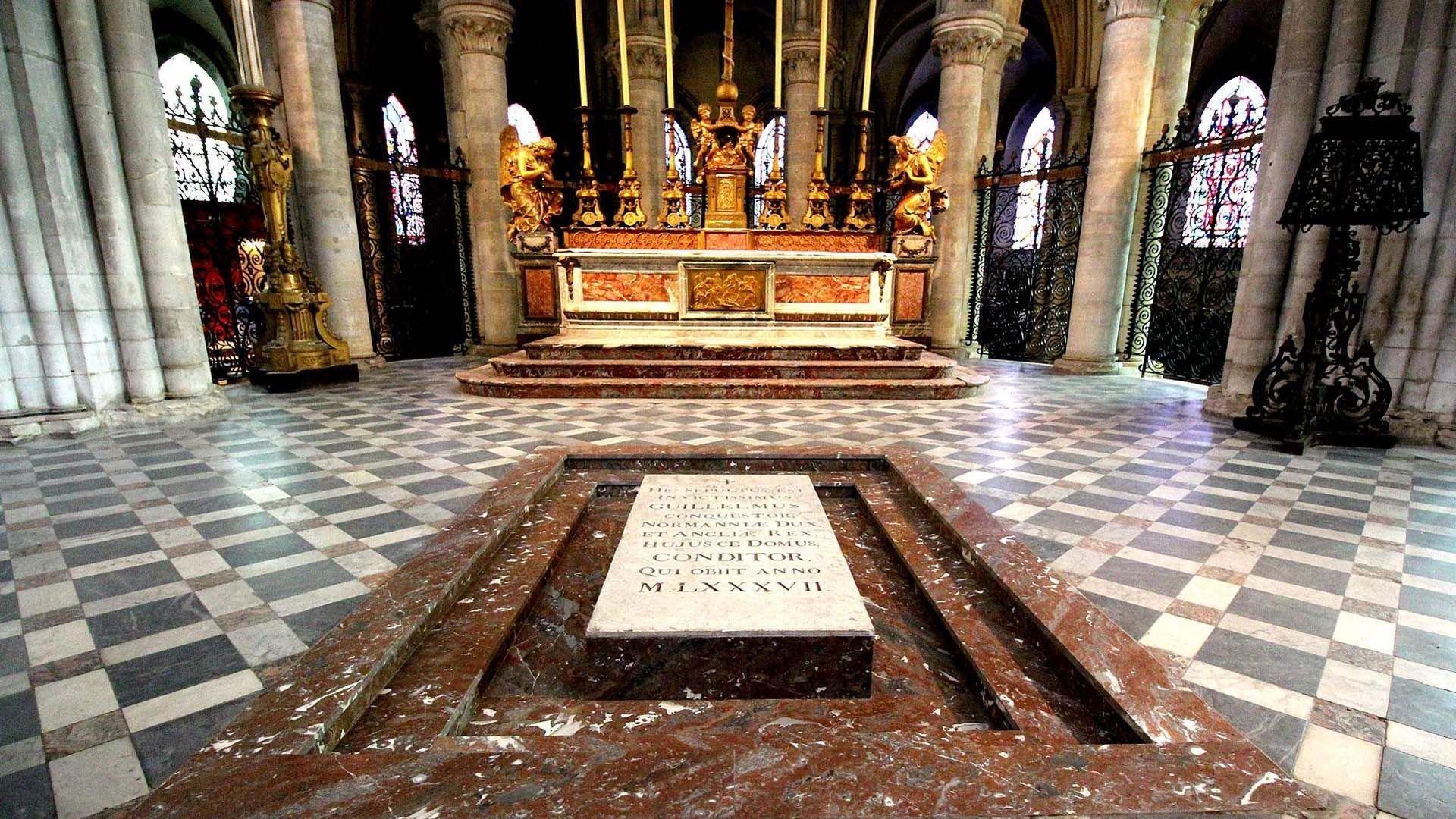 정복왕 윌리엄의 묘 앞