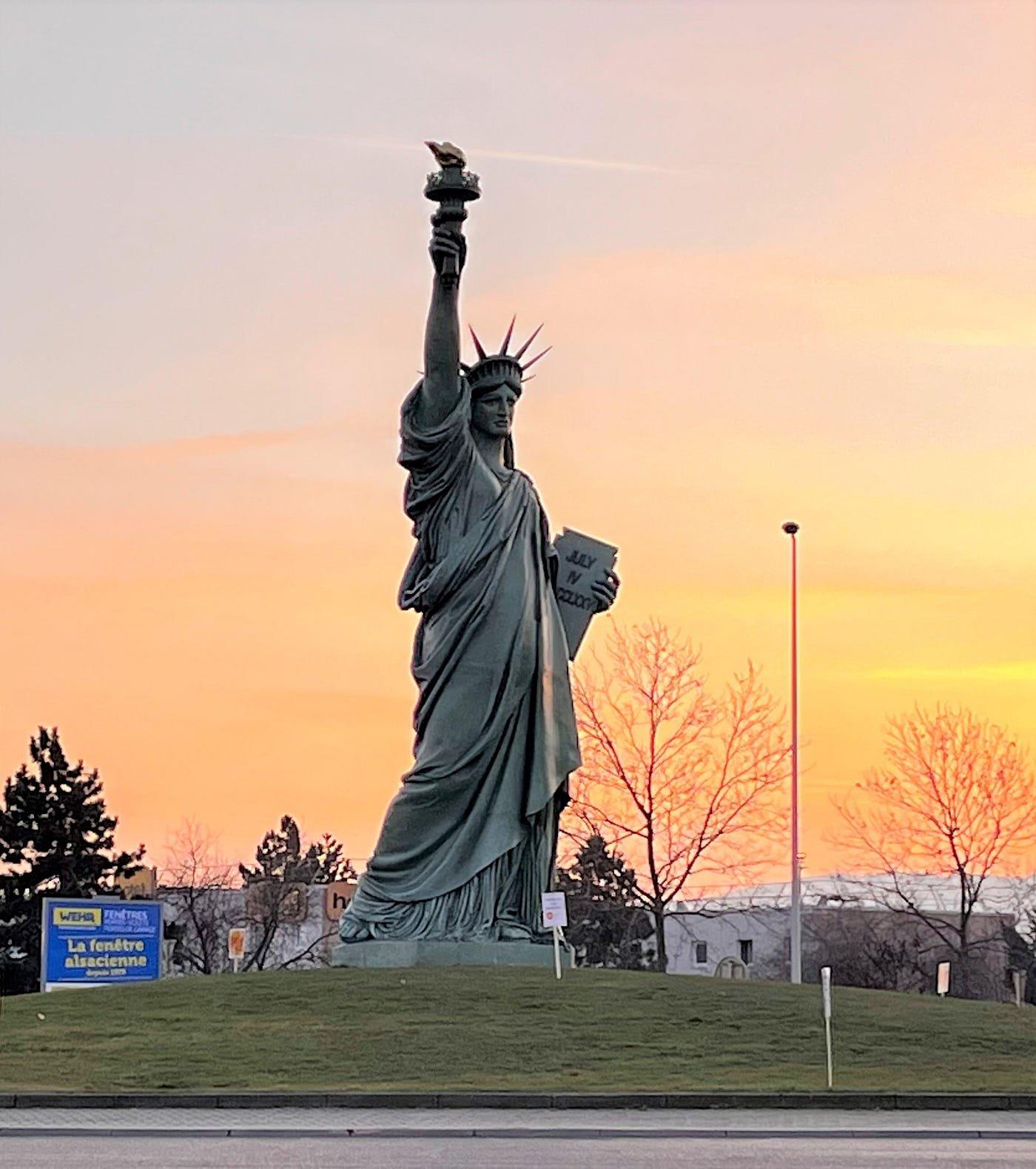 인근 쇼핑센터(BUT 등) 주차장 또는 그 주변