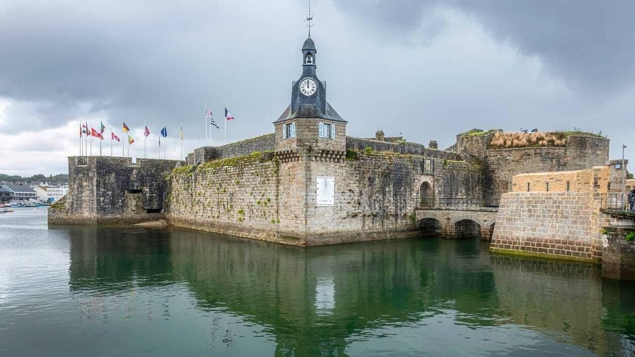 🏰 폐쇄된 도시 콩카르노 (빌 클로즈 드 콩카르노)