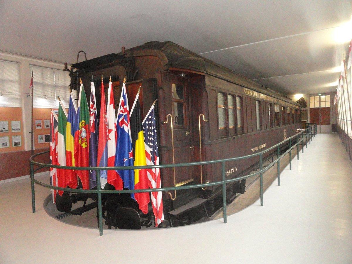 휴전 열차 객차 앞/내부