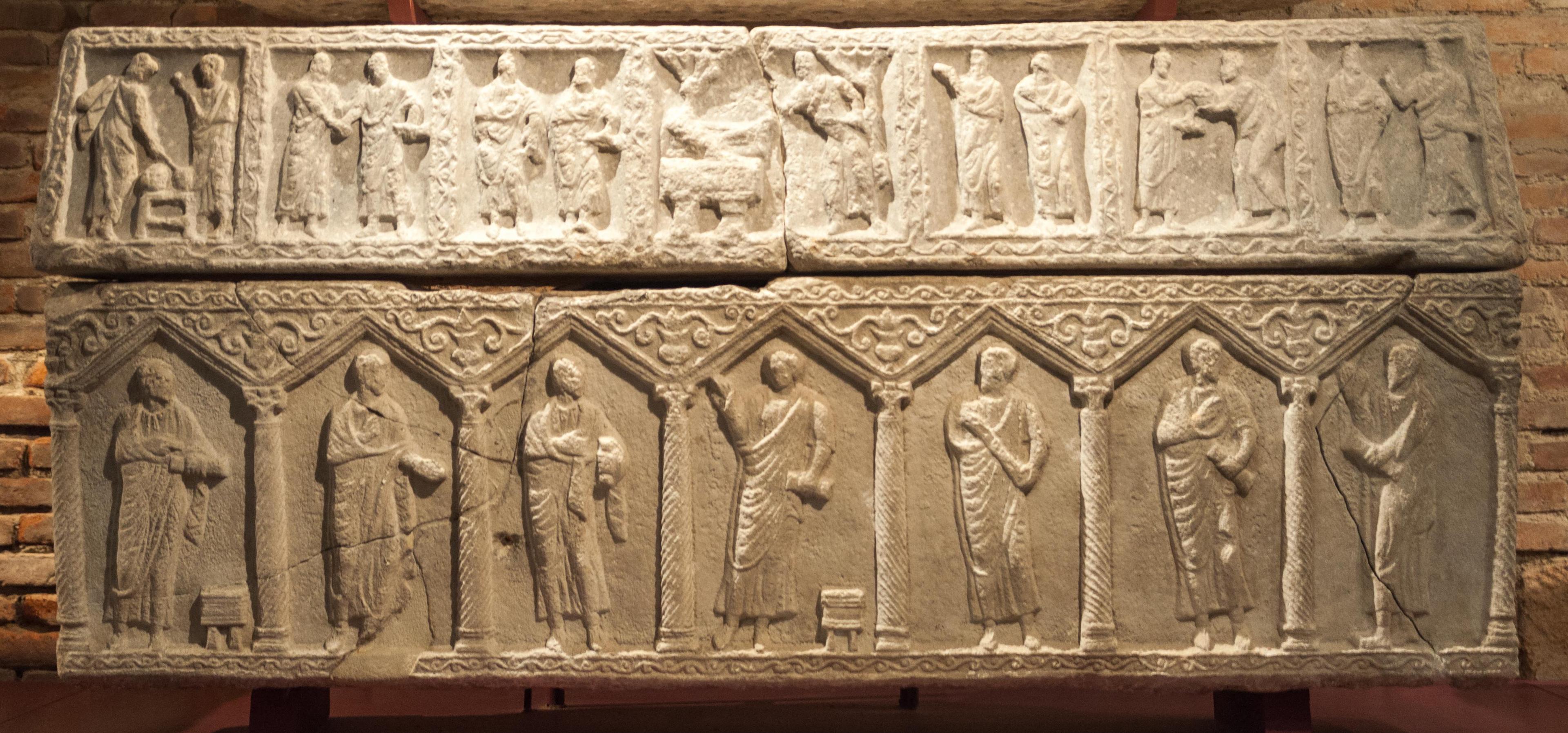 지하 묘지 유적 (석관 전시 공간)