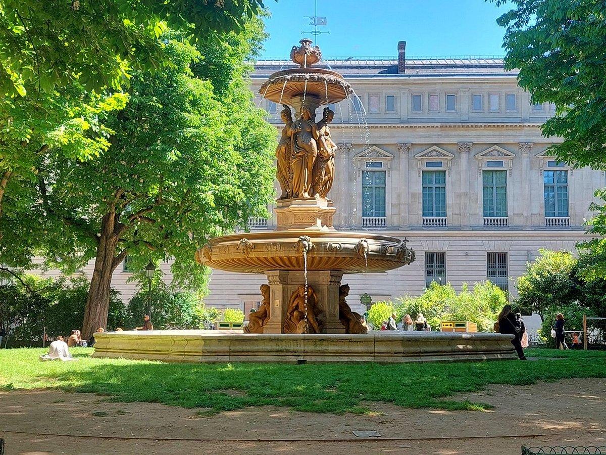 🌳 루부아 광장(스퀘어 루부아)