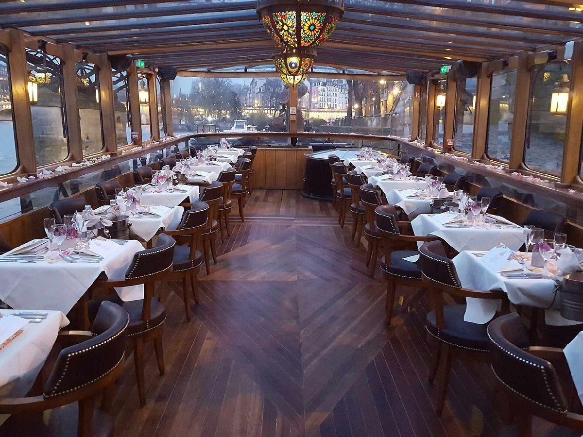 르 칼리프 보트 내부 (클래식한 인테리어)