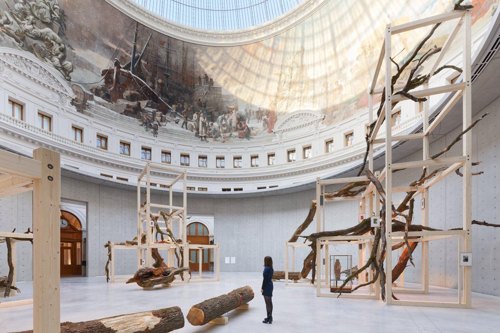 전시 작품과 함께