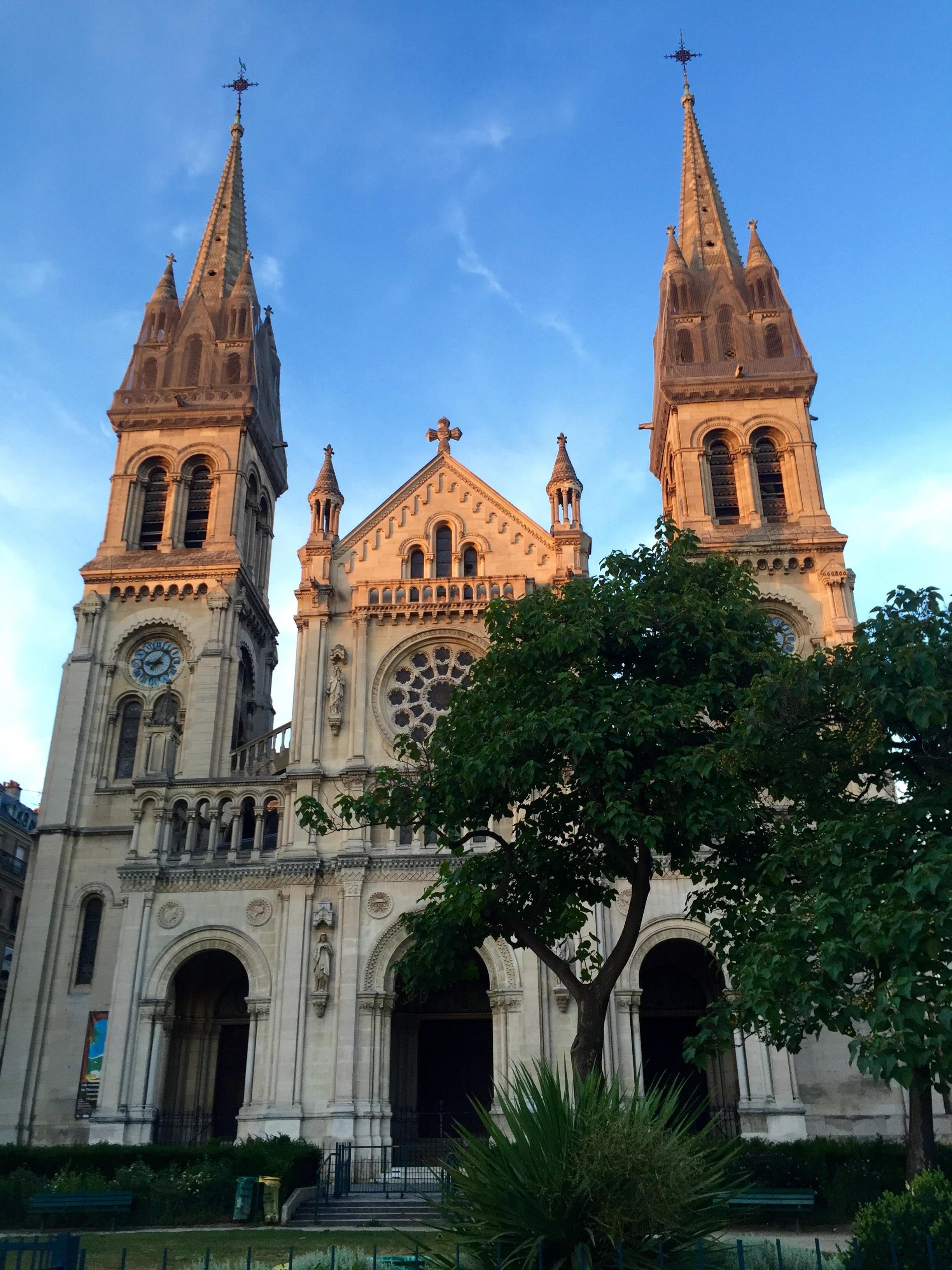 자르댕 트루요 (Jardin Truillot) / 스퀘어 데 무안 드 티비린 (Square des Moines de Tibhirine)