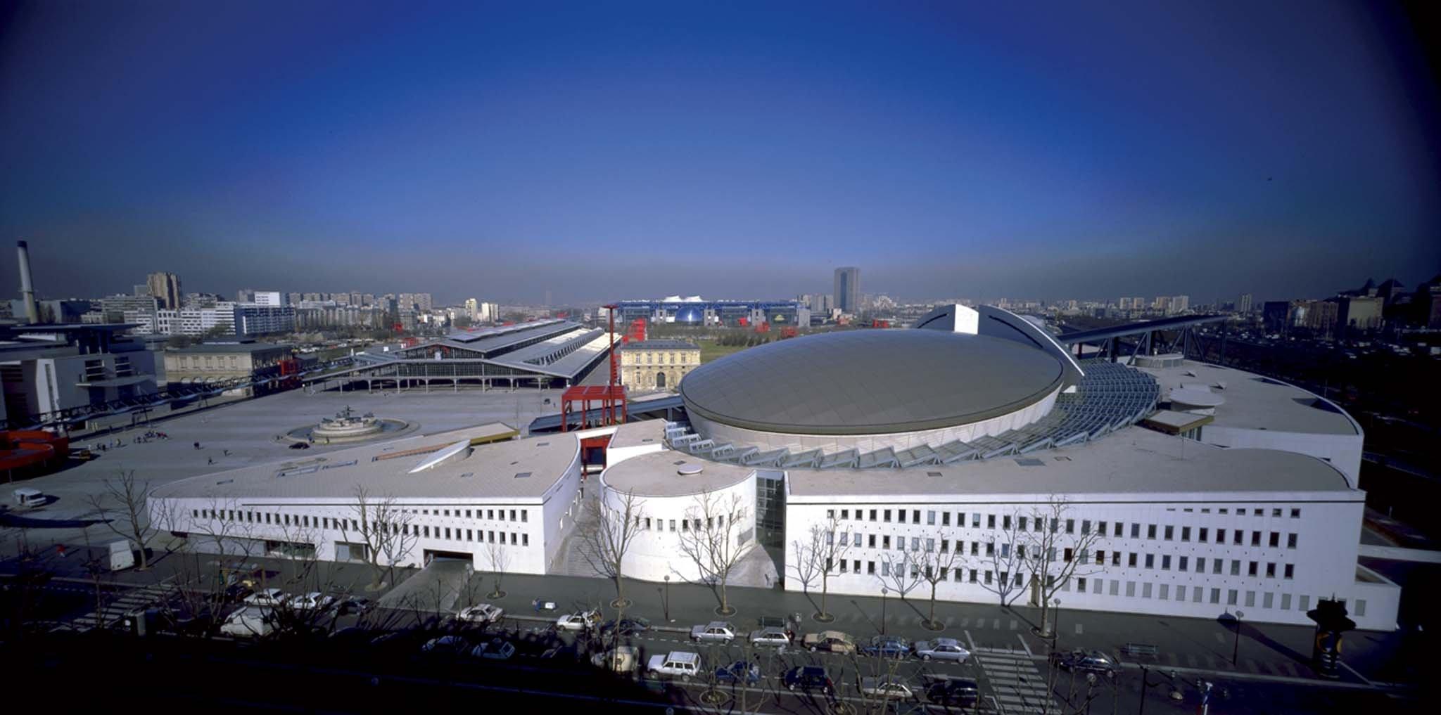 크리스티앙 드 포잠박 설계의 건축물 외관