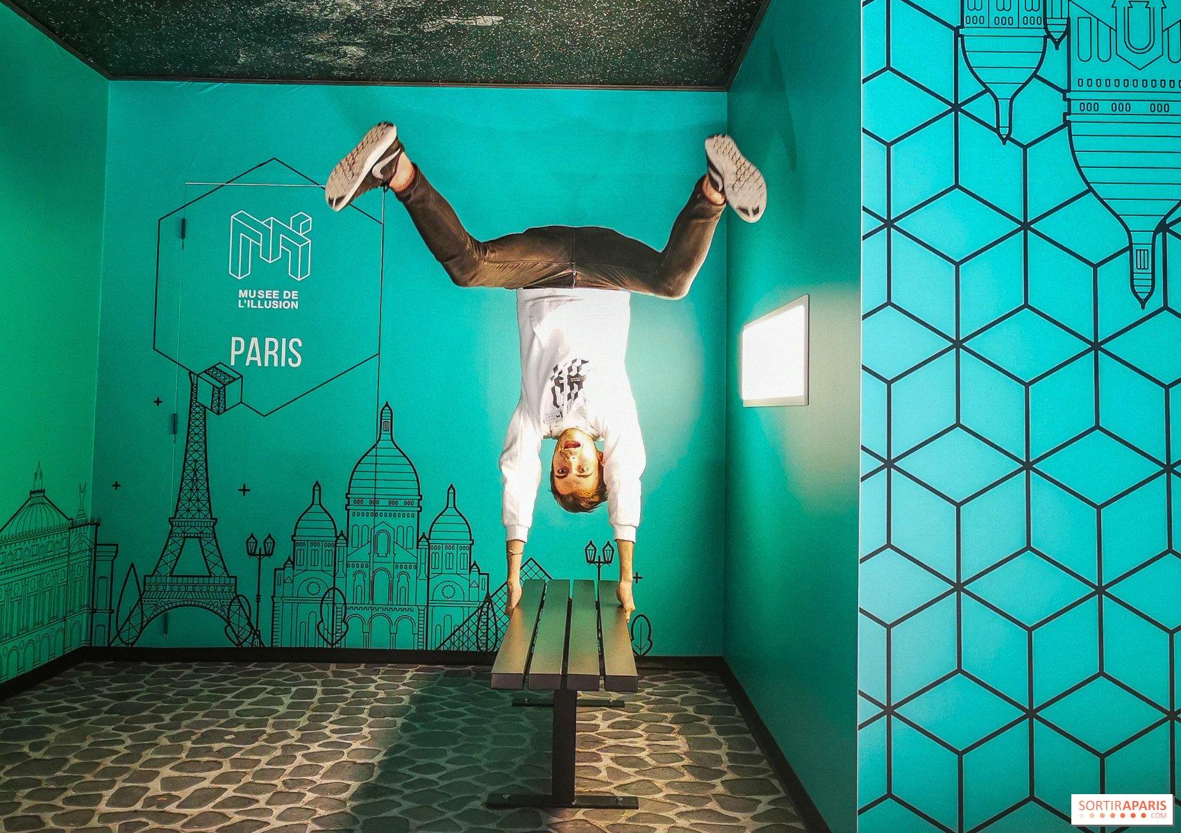 거꾸로 된 방 (Upside Down Room)