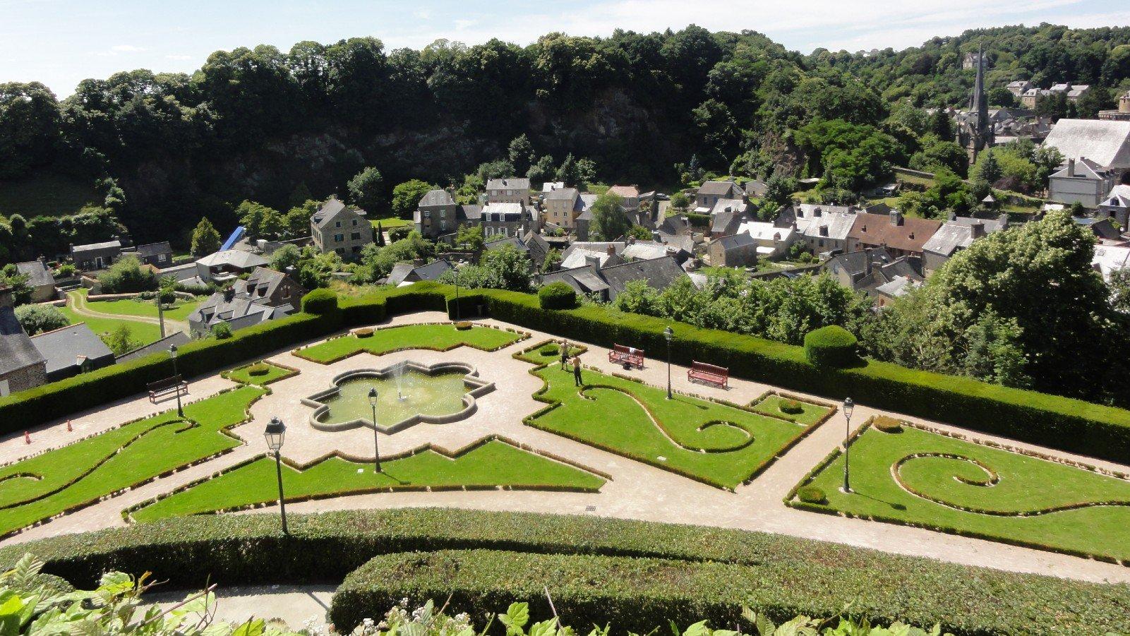 푸제르, 프랑스