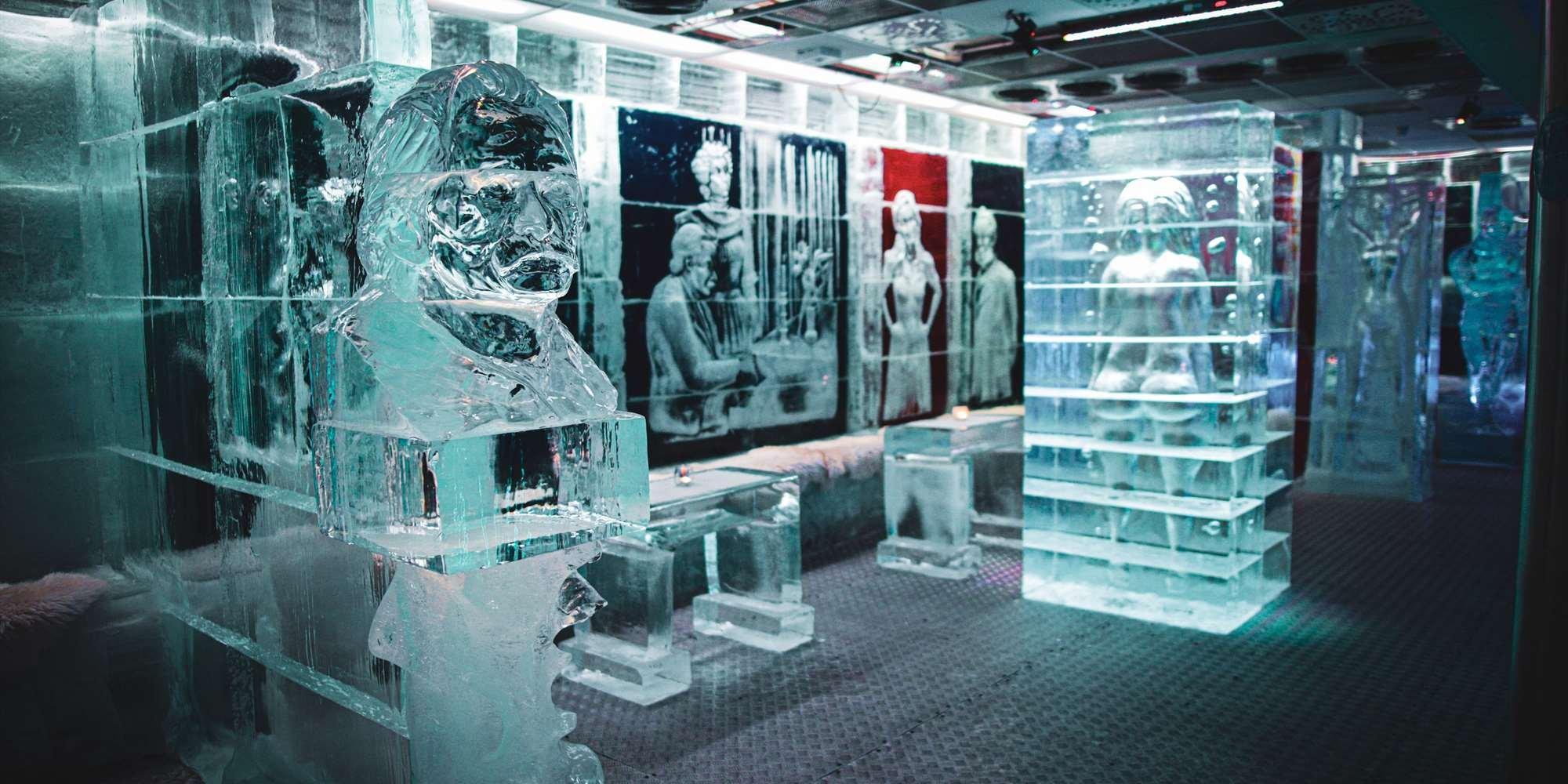 주요 테마 얼음 조각상 앞