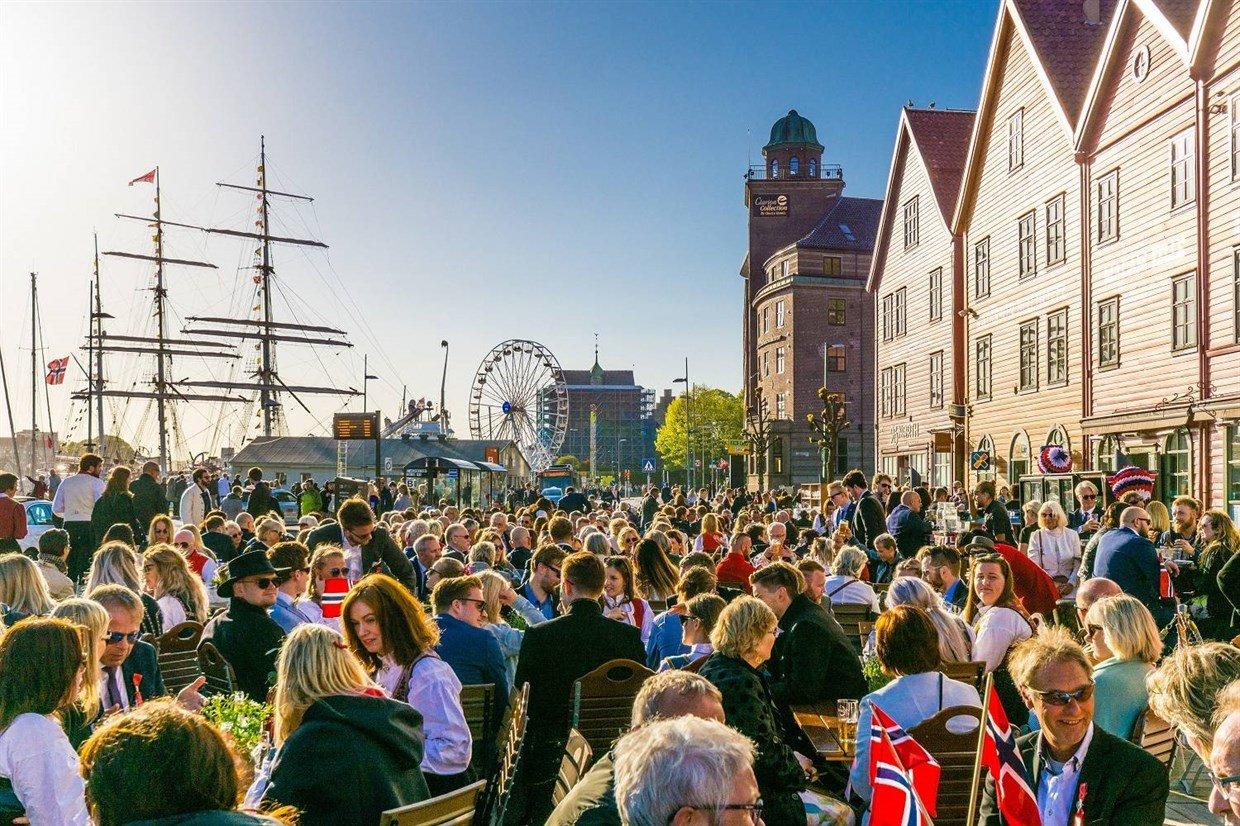 노르웨이 제헌절 브뤼겐 퍼레이드