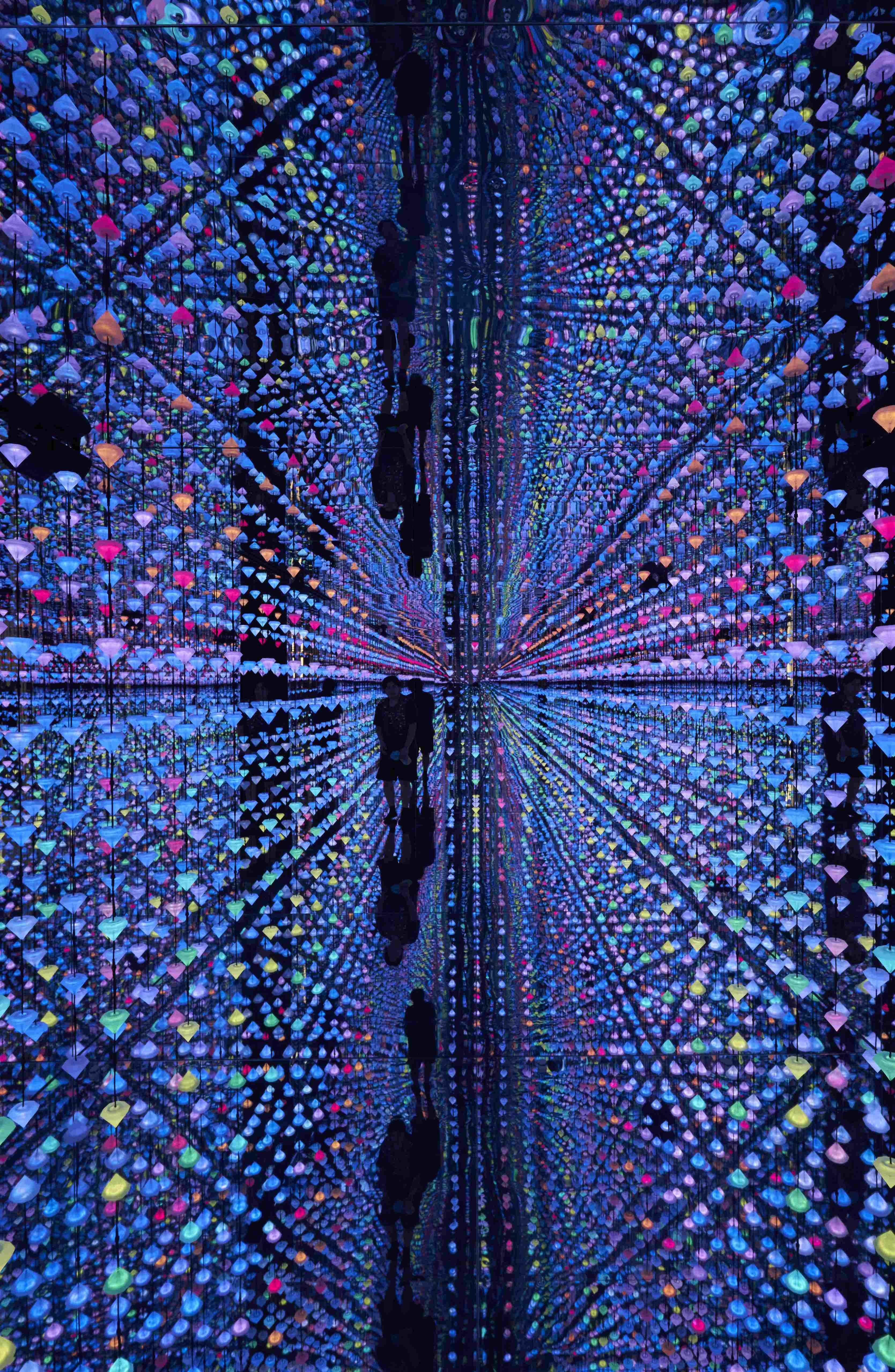 지하층 거울방 (Mirror Room)