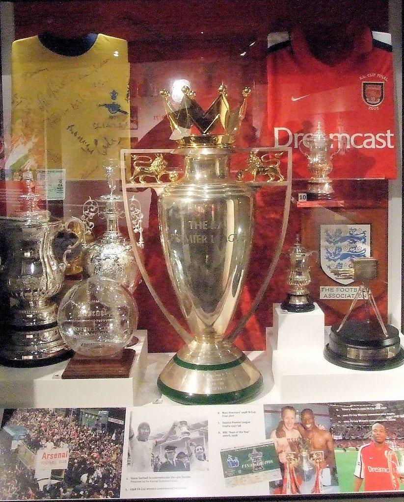 아스날 박물관 트로피 전시관