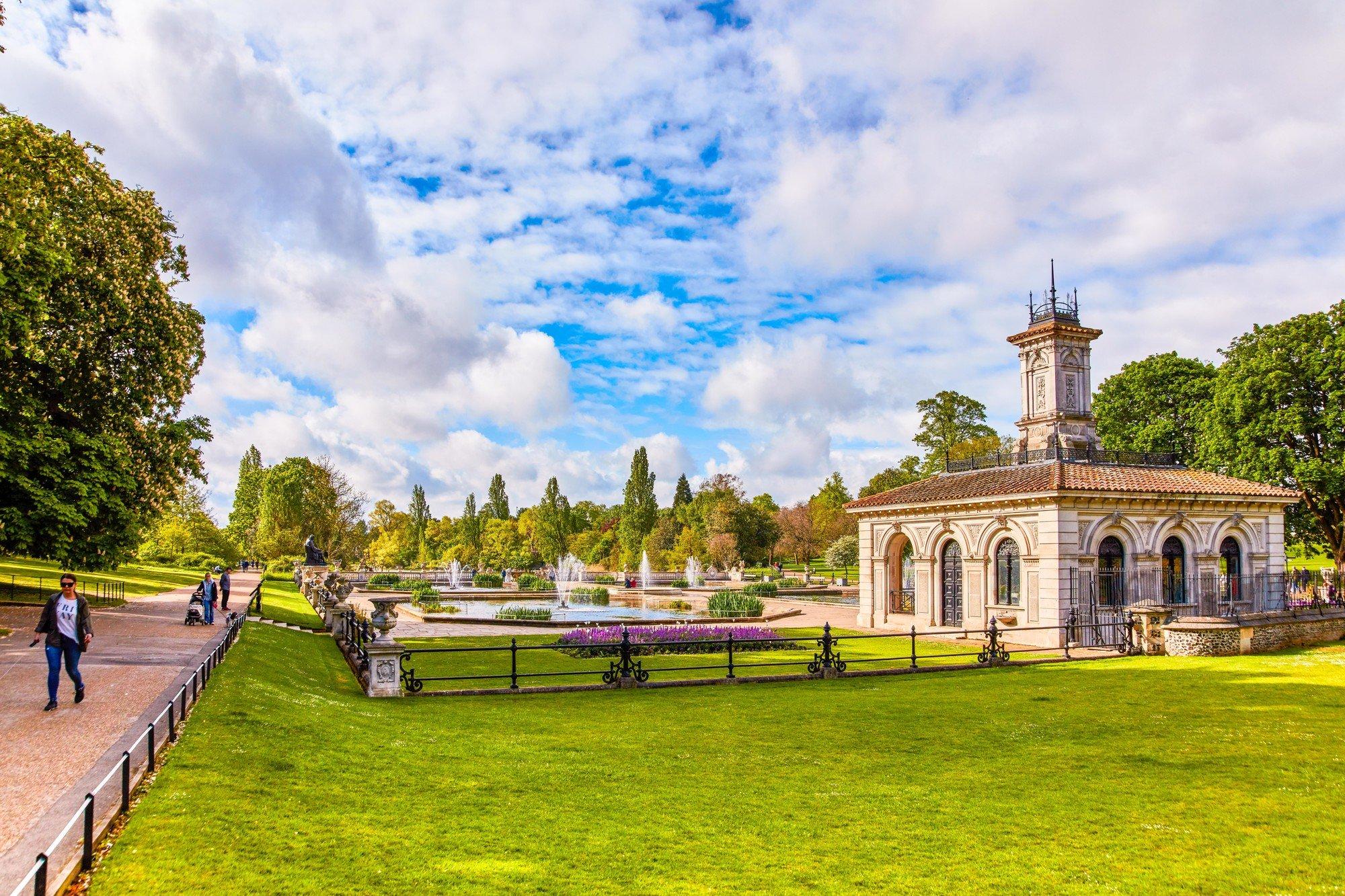 이탈리안 가든 분수대 앞