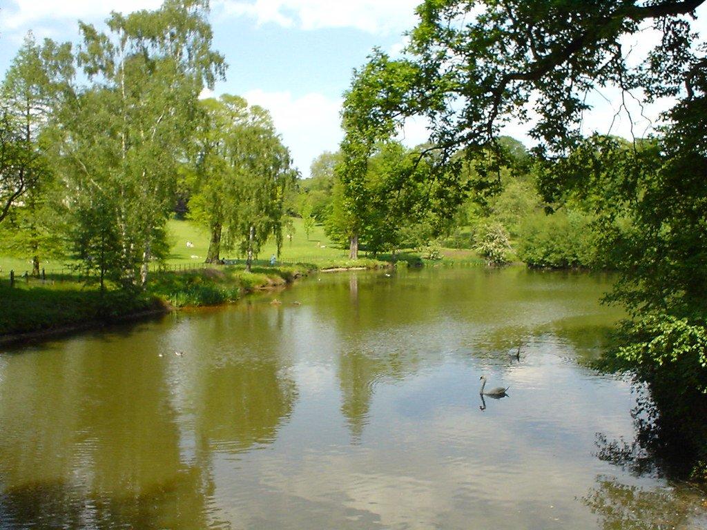 켄우드 하우스와 호수