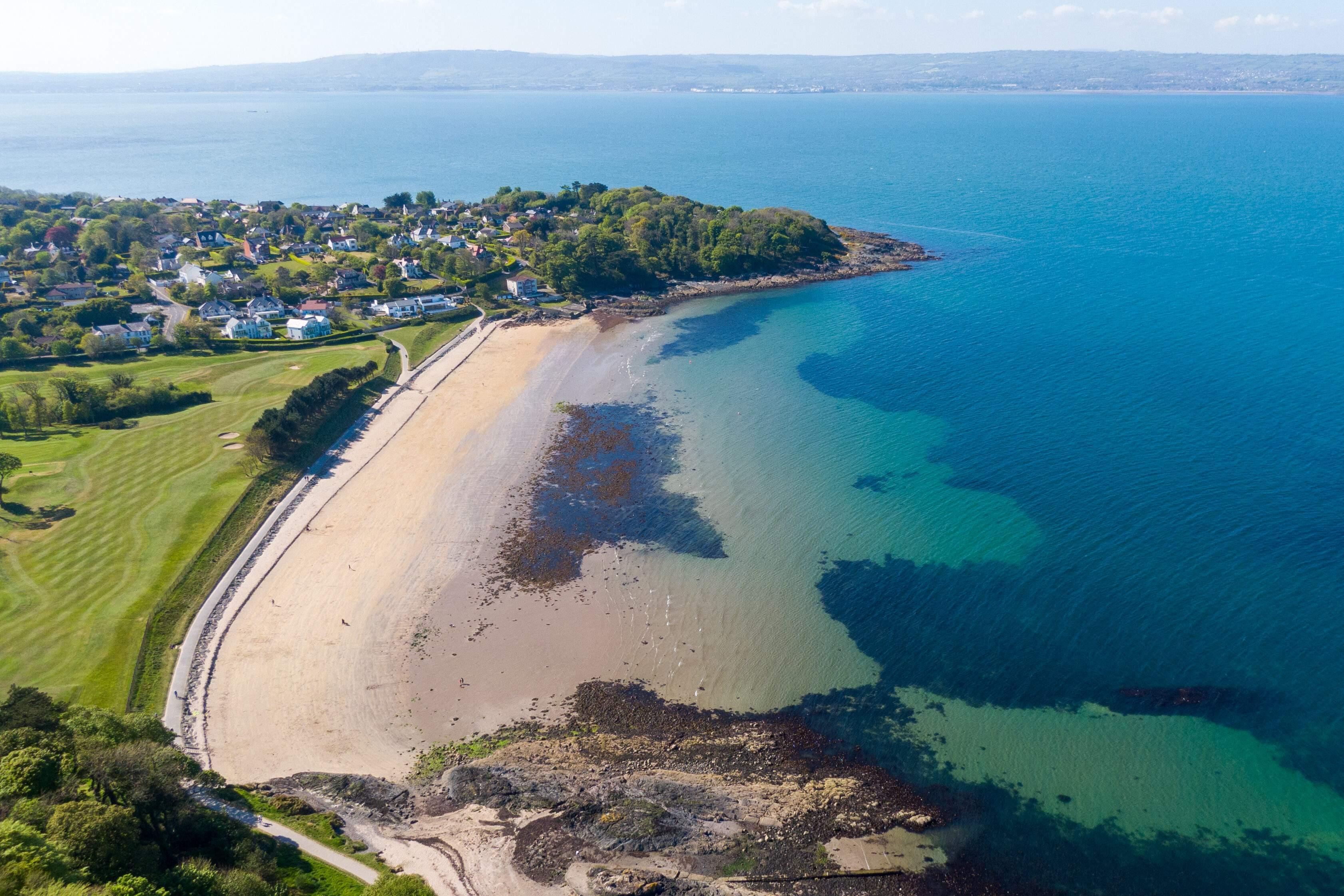 해안 산책로 및 해변