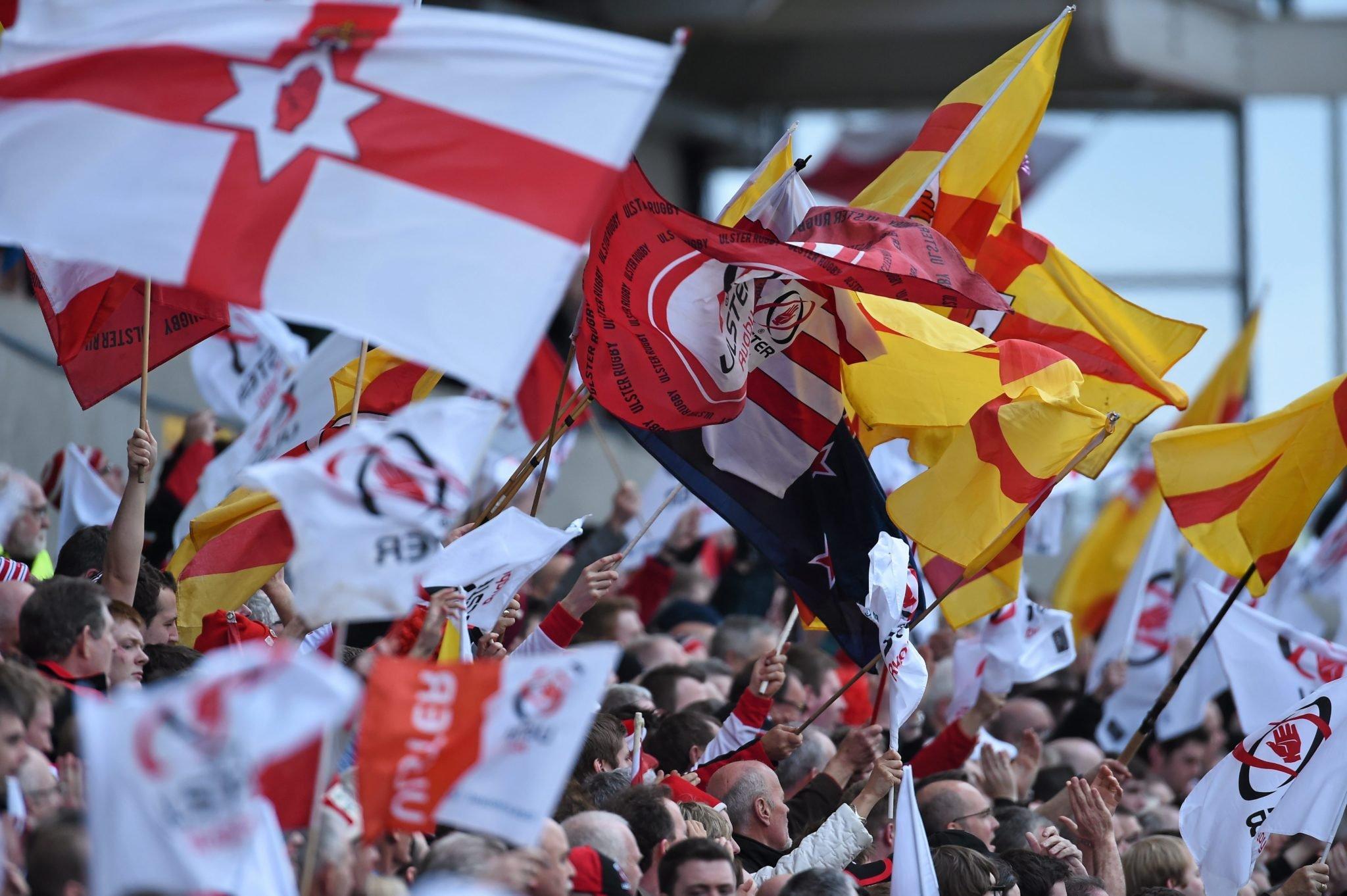 열정적인 응원 관중