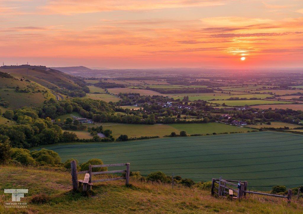 일몰 조망 지점 (펍 근처)