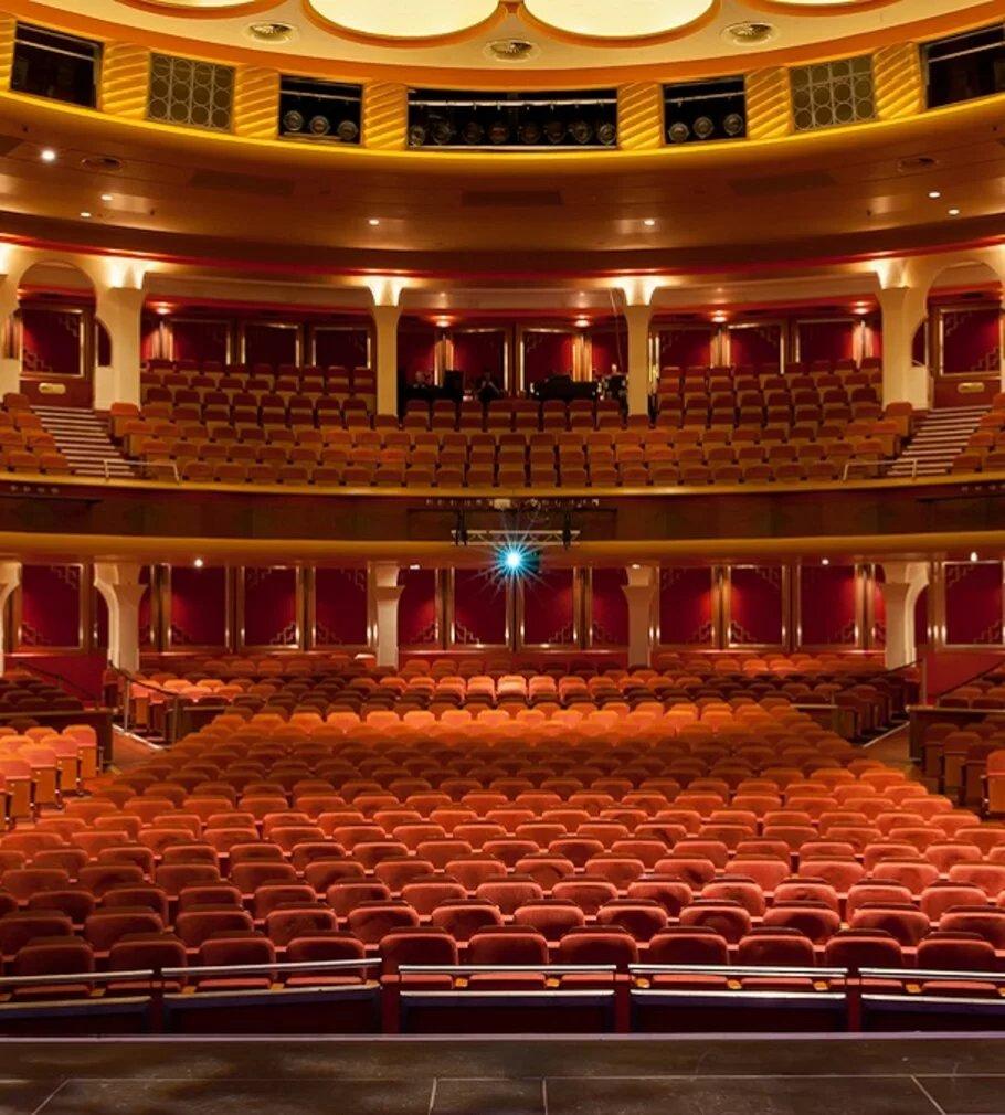 콘서트 홀 내부 (공연 전후)