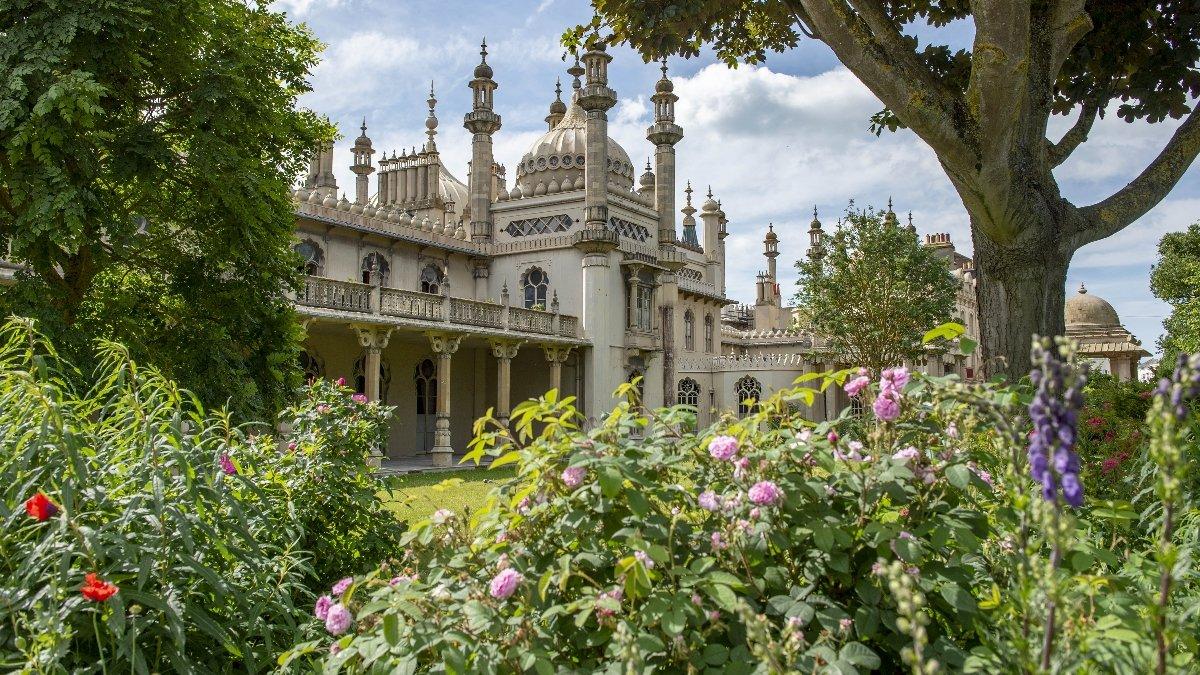 로열 파빌리온 정원에서 바라본 돔