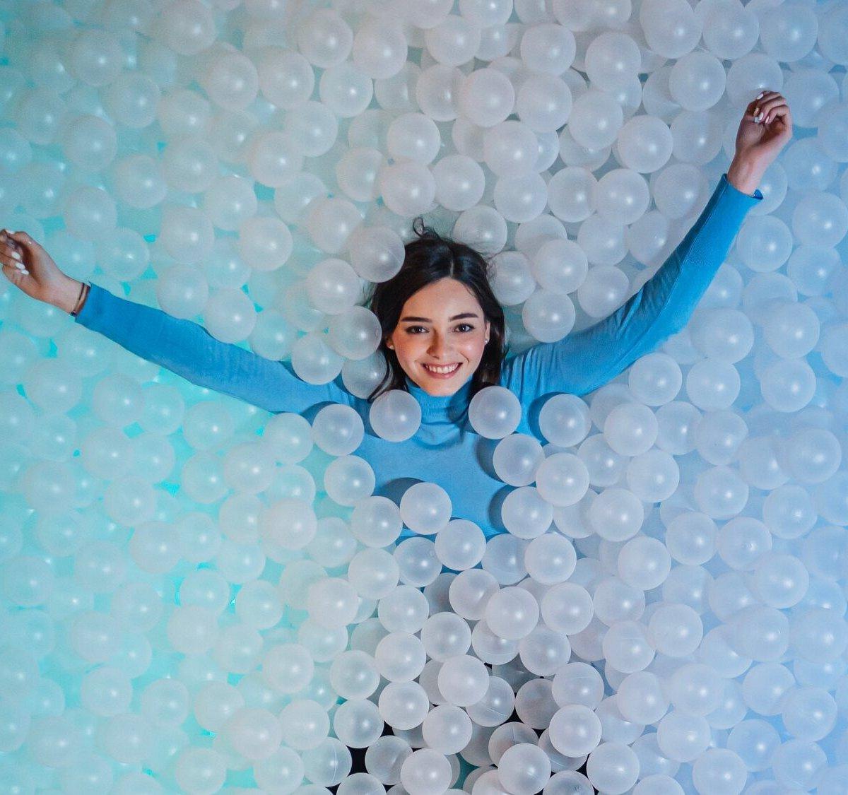 볼풀 룸 (Ball Pit Room)