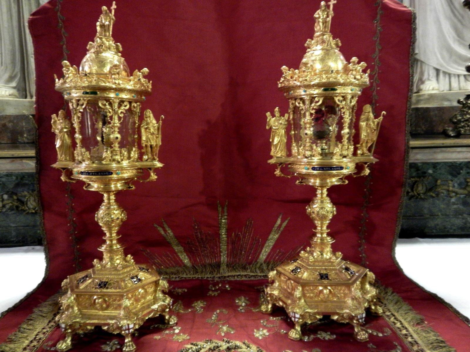 성 금요일 성유물 행렬