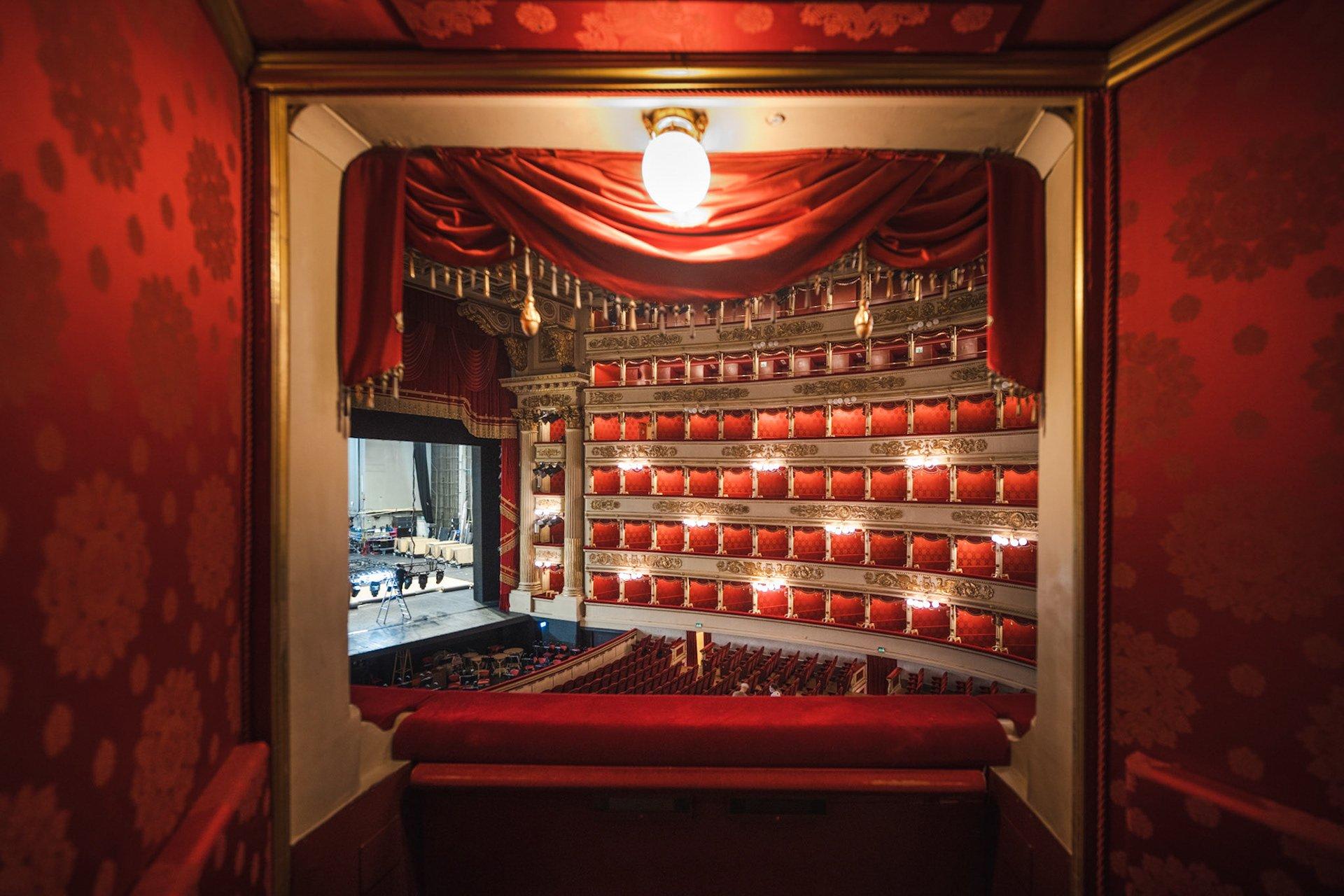 박물관 발코니에서 극장 내부 조망
