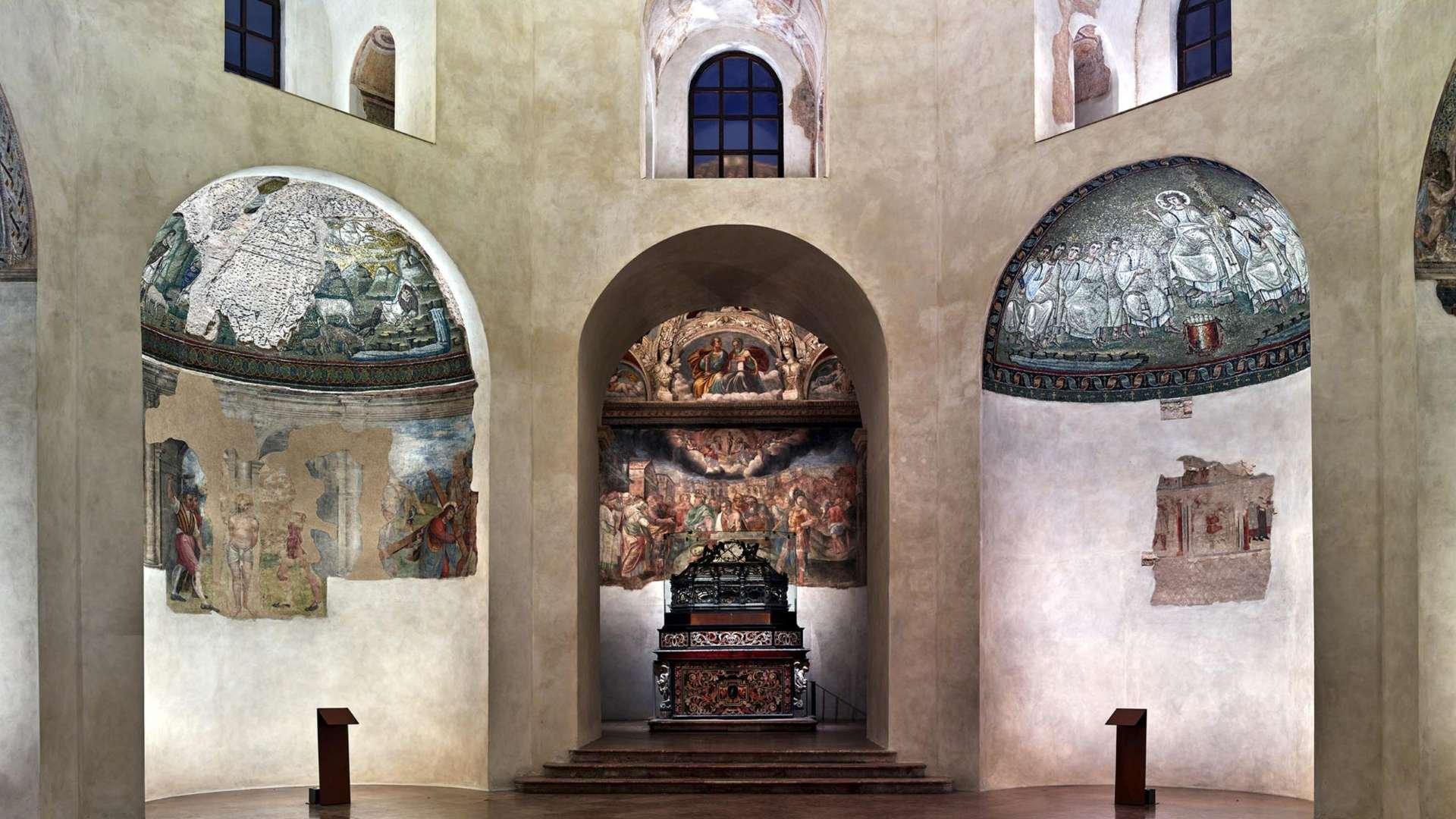 산타퀼리노 예배당 내부 모자이크