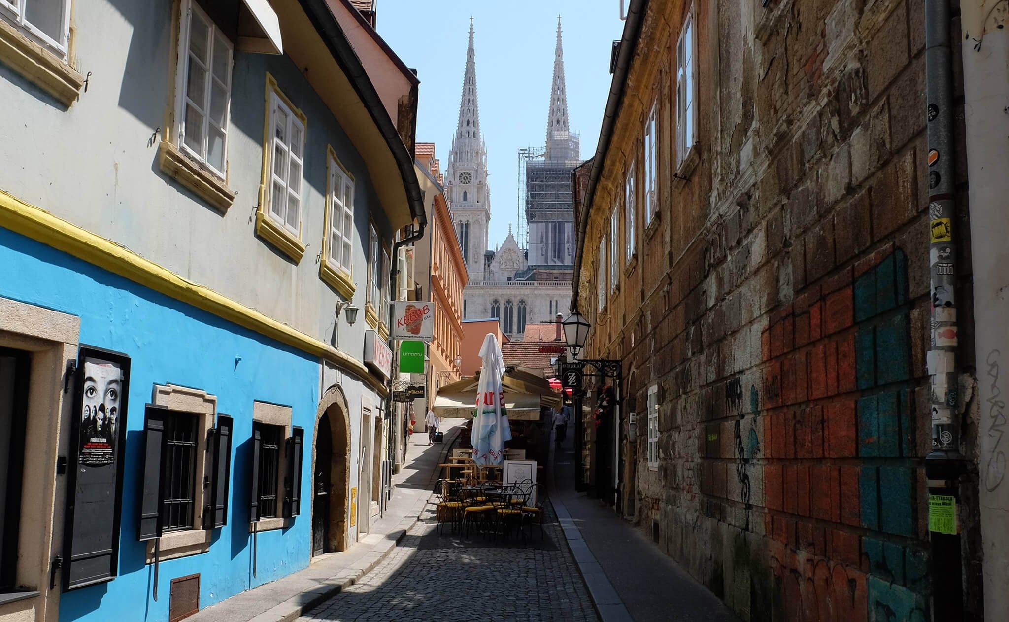 캅톨 거리 및 주변 골목길