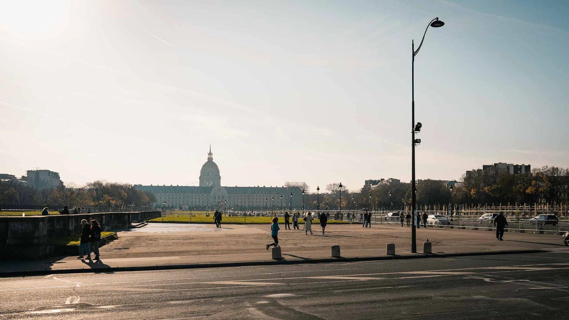 앵발리드 에스플러나드 (Esplanade des Invalides)